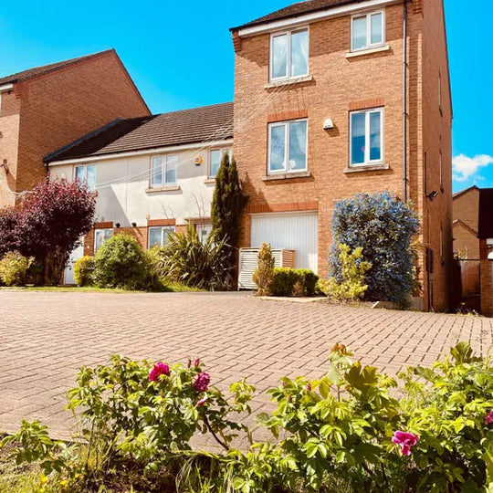 4 bed semi-detached house for sale